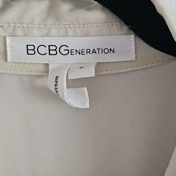 BCBGeneration button down blouse - Picture 2 of 3